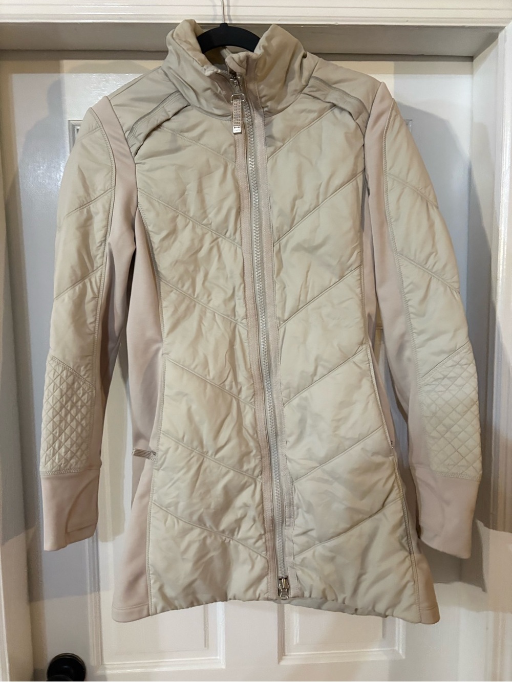 Athleta Jacket Womens Small Long Rock Ridge Stone Cream Primaloft PUFFER